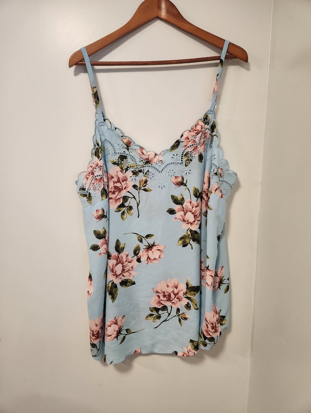 Torrid Sophie Scallop Eyelet Detailed Sleeveless Top